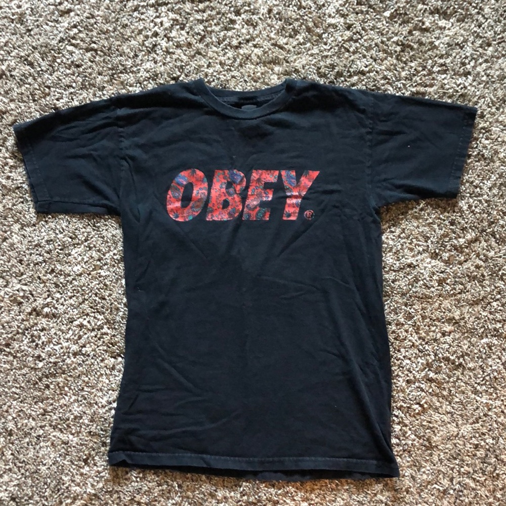 Obey tshirt